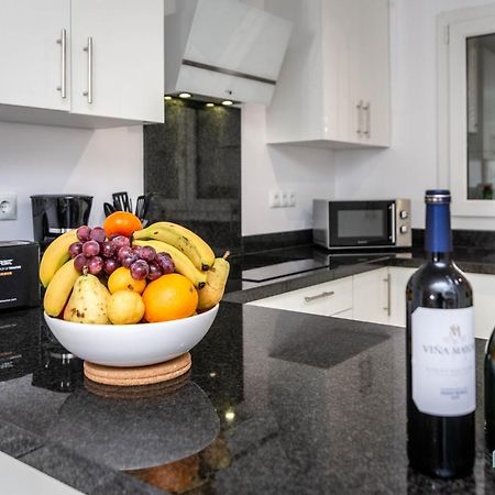 Puerto Banus Finest 2-Bdrm Apt - 50 Metres To Beach Marbella Esterno foto